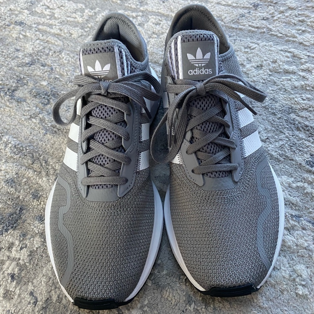 Mens adidas shoes size 10.5